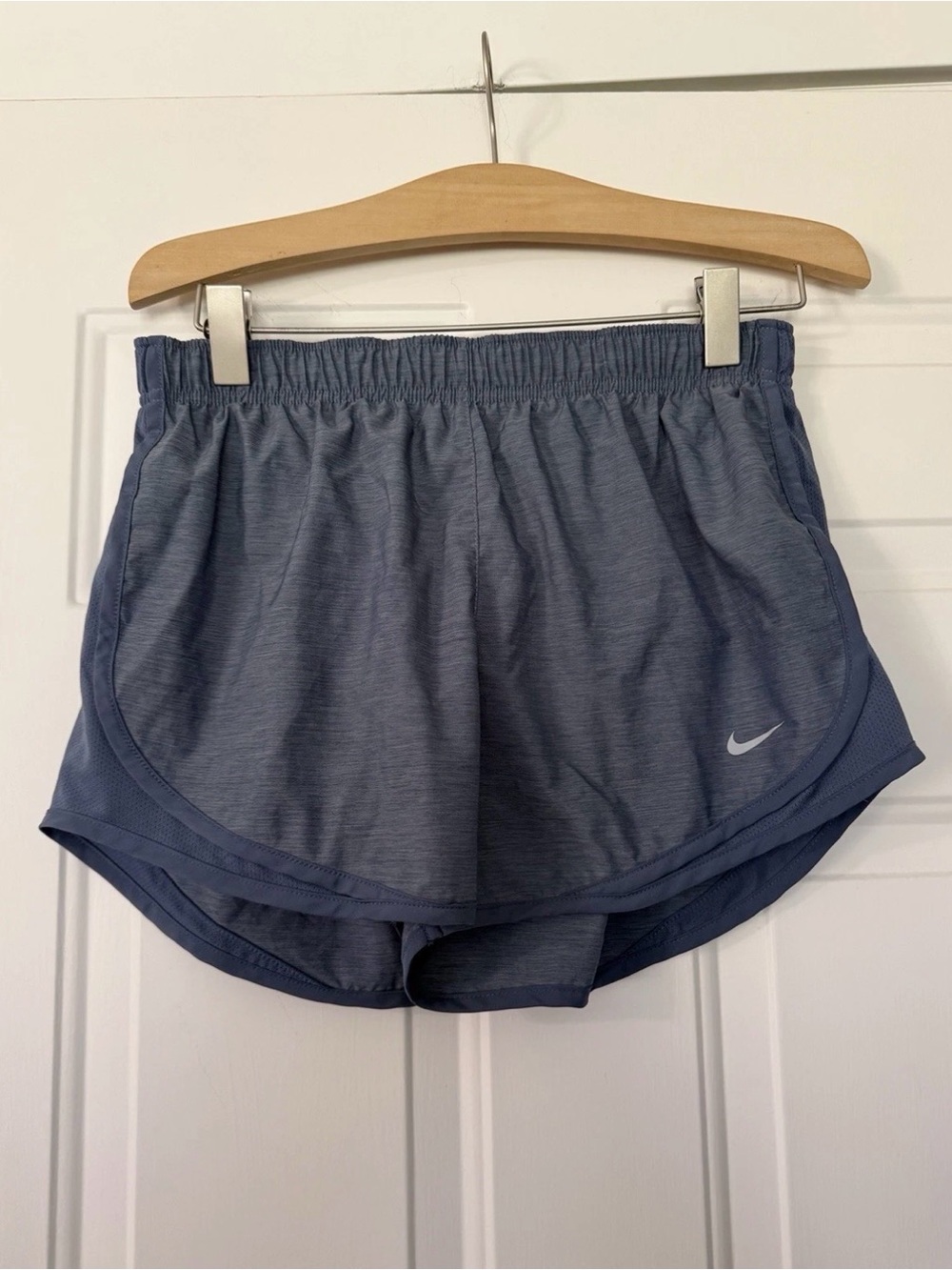 NIKE Womens Dri-Fit TEMPO Athletic Shorts Denim Blue Medium